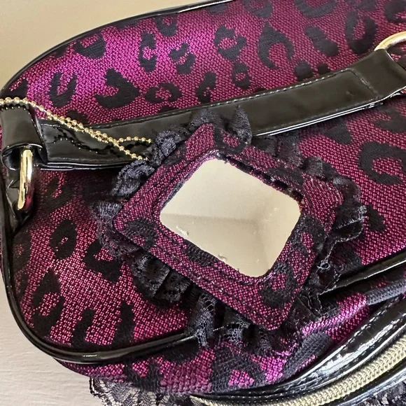 Betseyville Ruffled Cosmetic Case Betsey Johnson - Picture 4 of 10